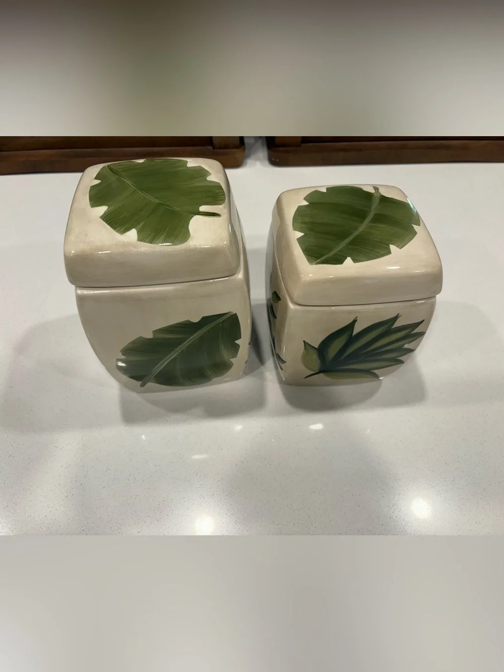 Vintage Ceramic Leaf-Pattern Kitchen Storage Jar — Green